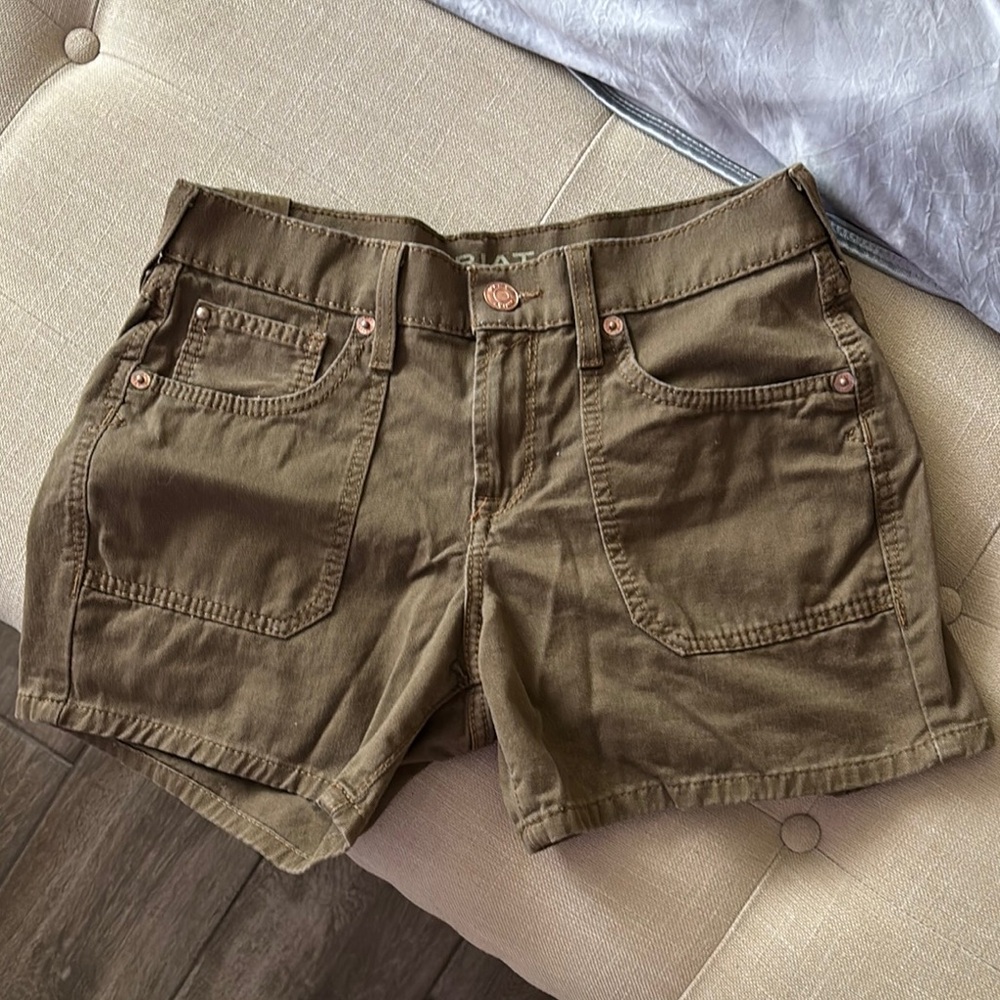 Ariat Green Cargo Shorts with Sturdy Cotton Fabric